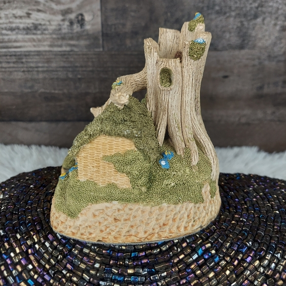 Robin Hood's Hideaway 1986 by David Winter - Picture 8 of 13